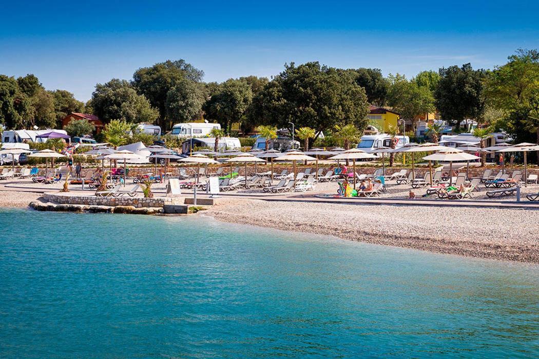 Eurocamp Tents At Campsite Val Saline Hotel Rovinj Exterior photo