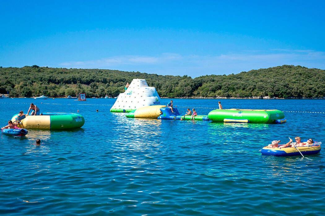 Eurocamp Tents At Campsite Val Saline Hotel Rovinj Exterior photo